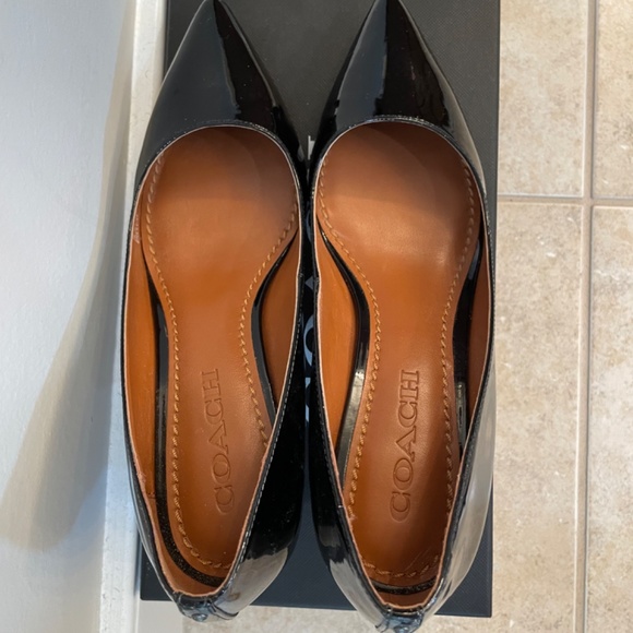 ❤️Coach Patent Leather Pumps - Picture 3 of 4